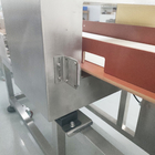 Detector de metales de la comida de la alta precisión con la banda transportadora de la categoría alimenticia