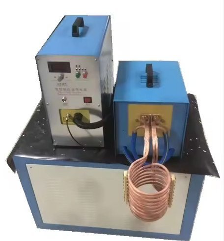 Capas de tubos de cobre Máquina de calefacción de alta frecuencia Flujo de 7.5L por minuto Rango de presión 0.06-0.12 Mpa