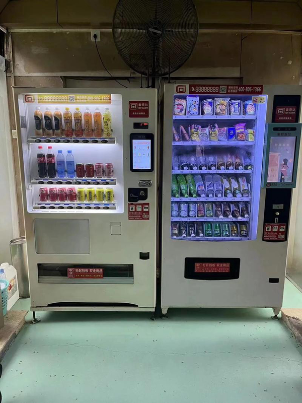 Máquina expendedora de energía para gimnasios llena de bebidas deportivas para alimentar su entrenamiento