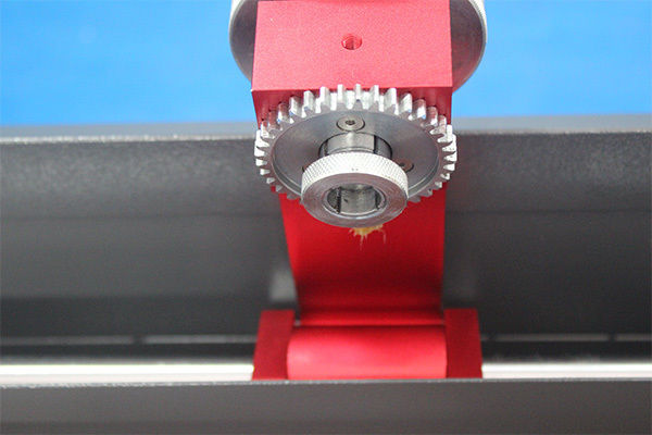 Máquina de ensayo de abrasión DIN conforme a ISO 4649, instrumento de ensayo textil para el recuento de resultados