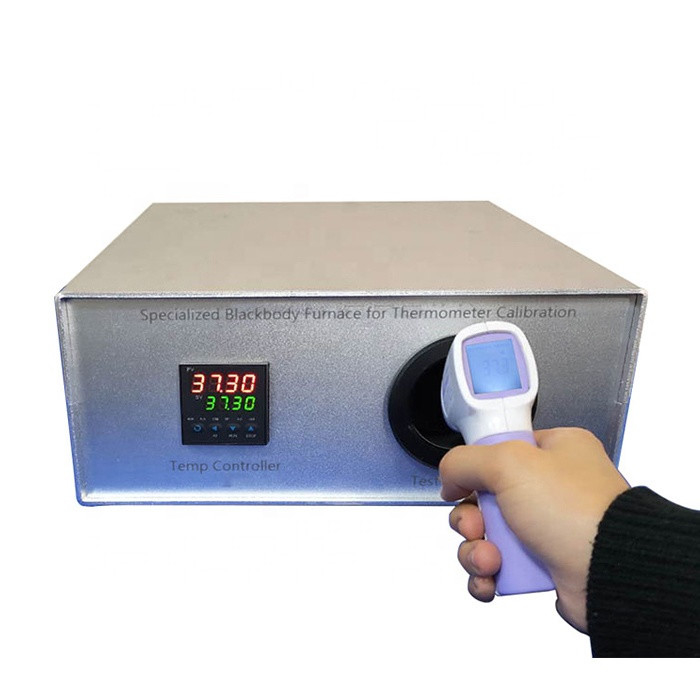Horno del cuerpo negro del equipo de prueba de la inflamabilidad de la alta precisión para la calibración del termómetro infrarrojo